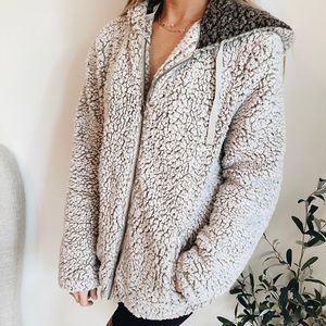 SHERPA HOODIE❤️🤍❤️🤍 thread&supply